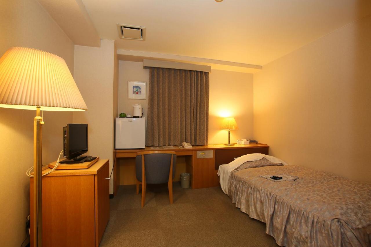 Business Hotel Masumi Sou Ikeda  Habitación foto